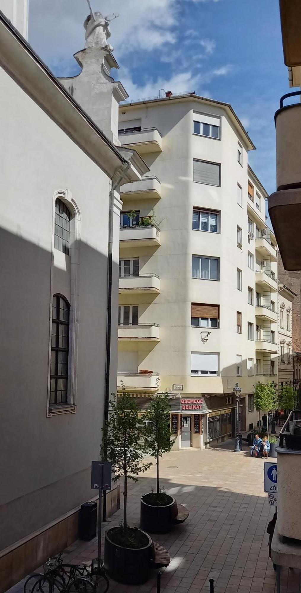 Dinerdowntown In Vaci Street With Free Garage Апартаменты Будапешт